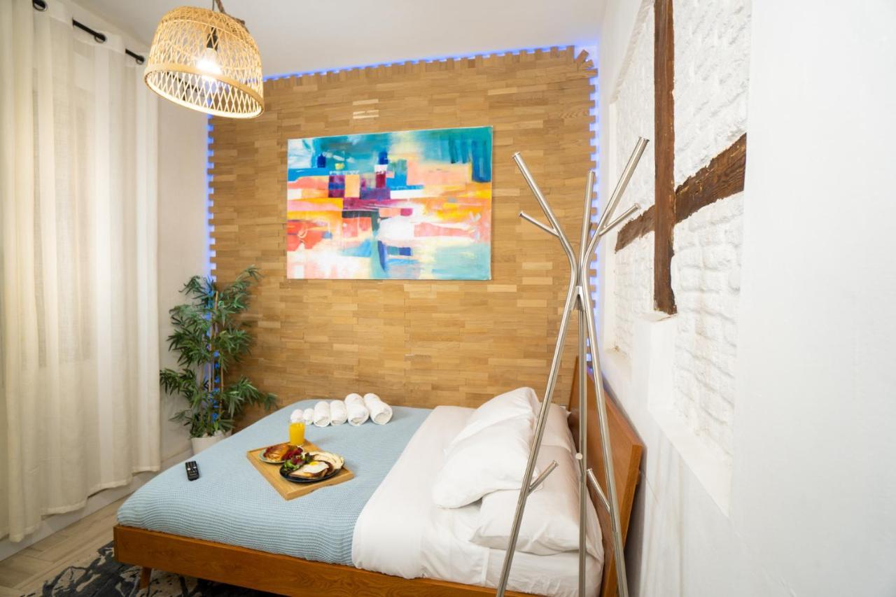 Cozy Apartment Puerta Del Sol & Private Patio Madrid Ngoại thất bức ảnh